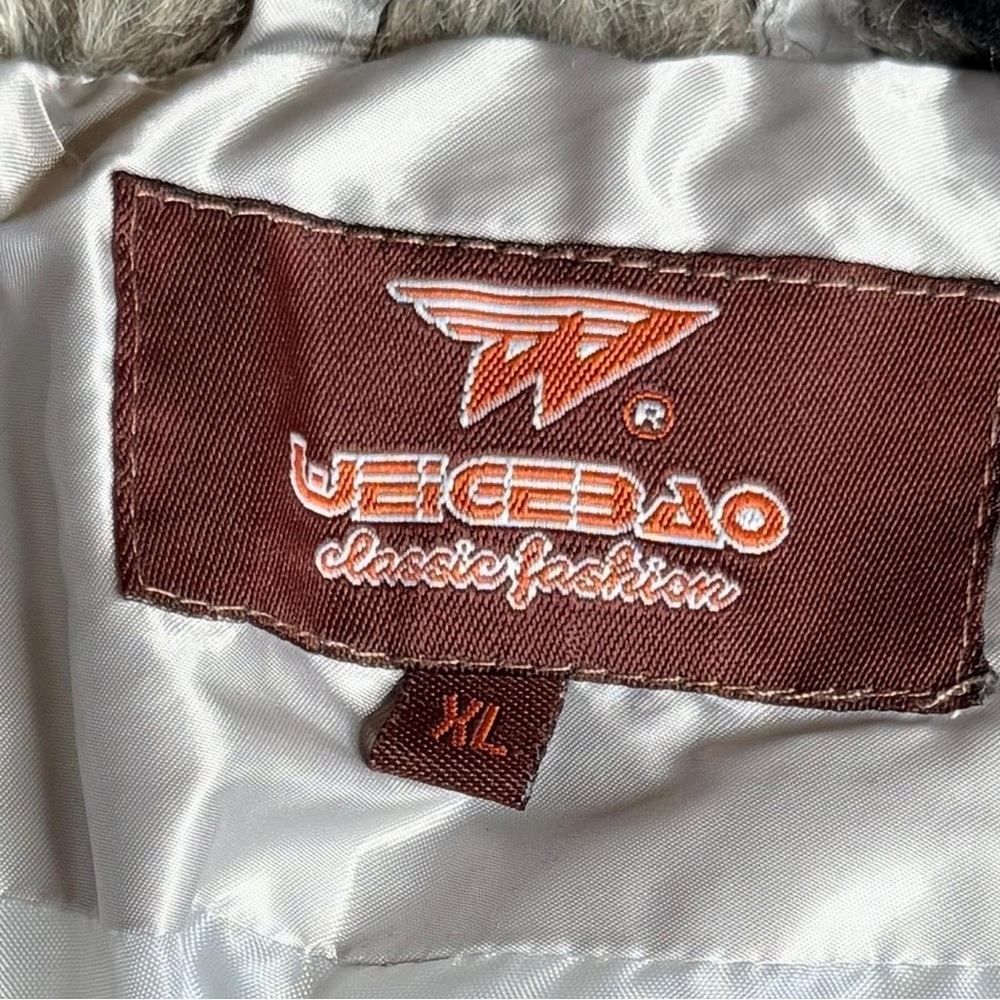 Stylish Quilted White Jacket - Picture 4 of 6